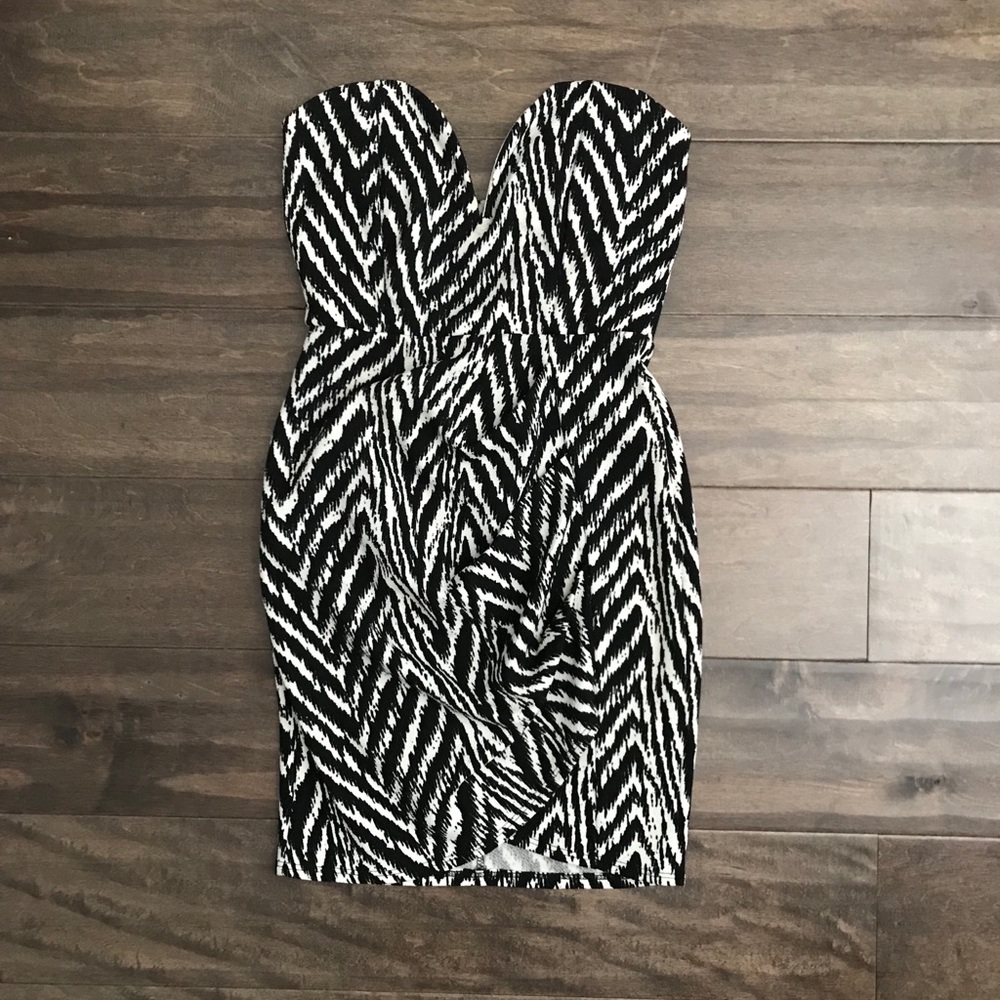 NWOT Black & White Bodycon Dress 🖤